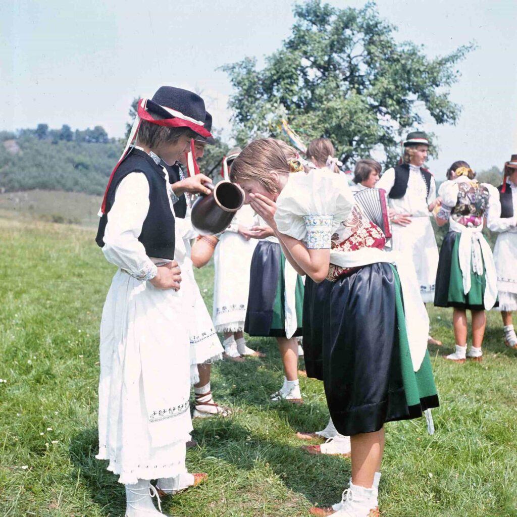 Cleaning of wells