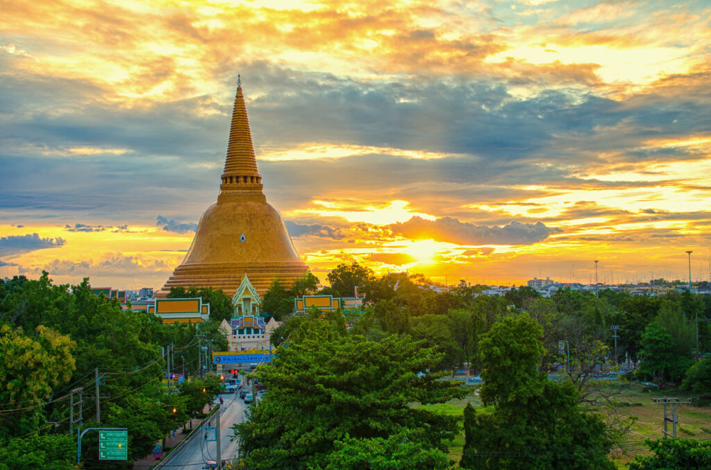 Phra Pathom Chedi before sunset